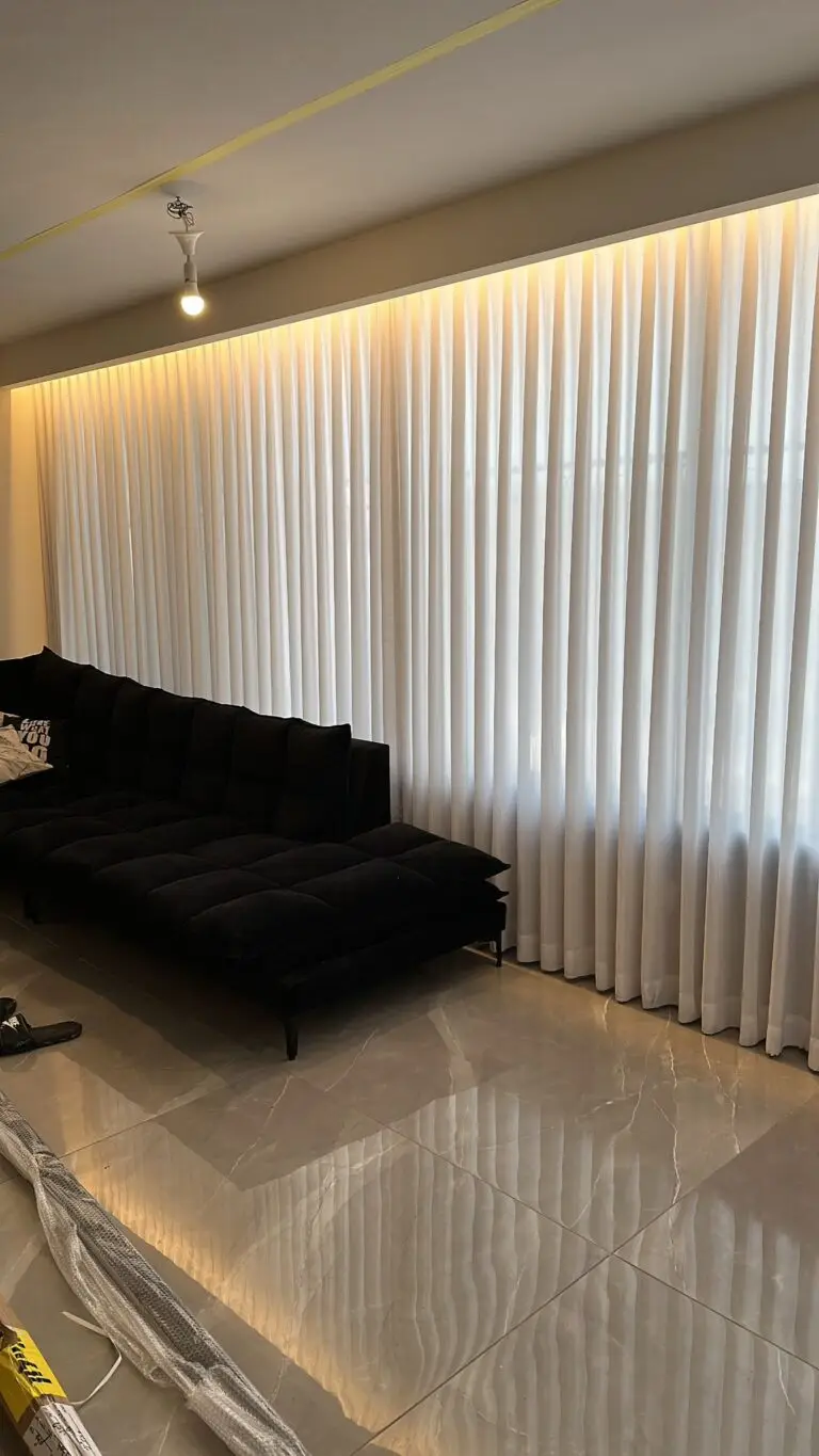 וילון קרפ חלבי